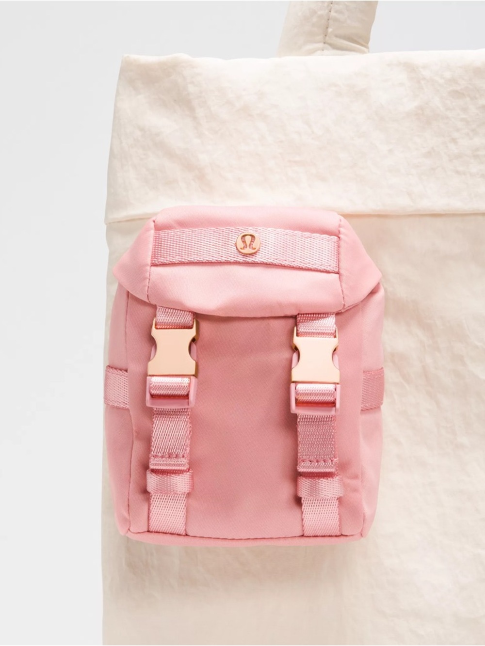 💥last drop💥
New Lululemon Everywhere Backpack Nano in Tea Rose
